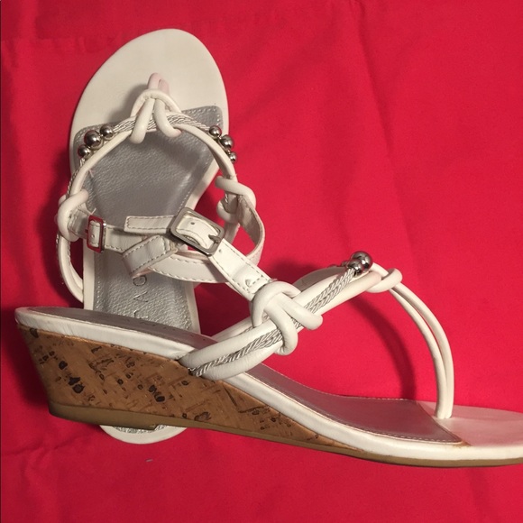 Rampage white thong sandals - Picture 3 of 6